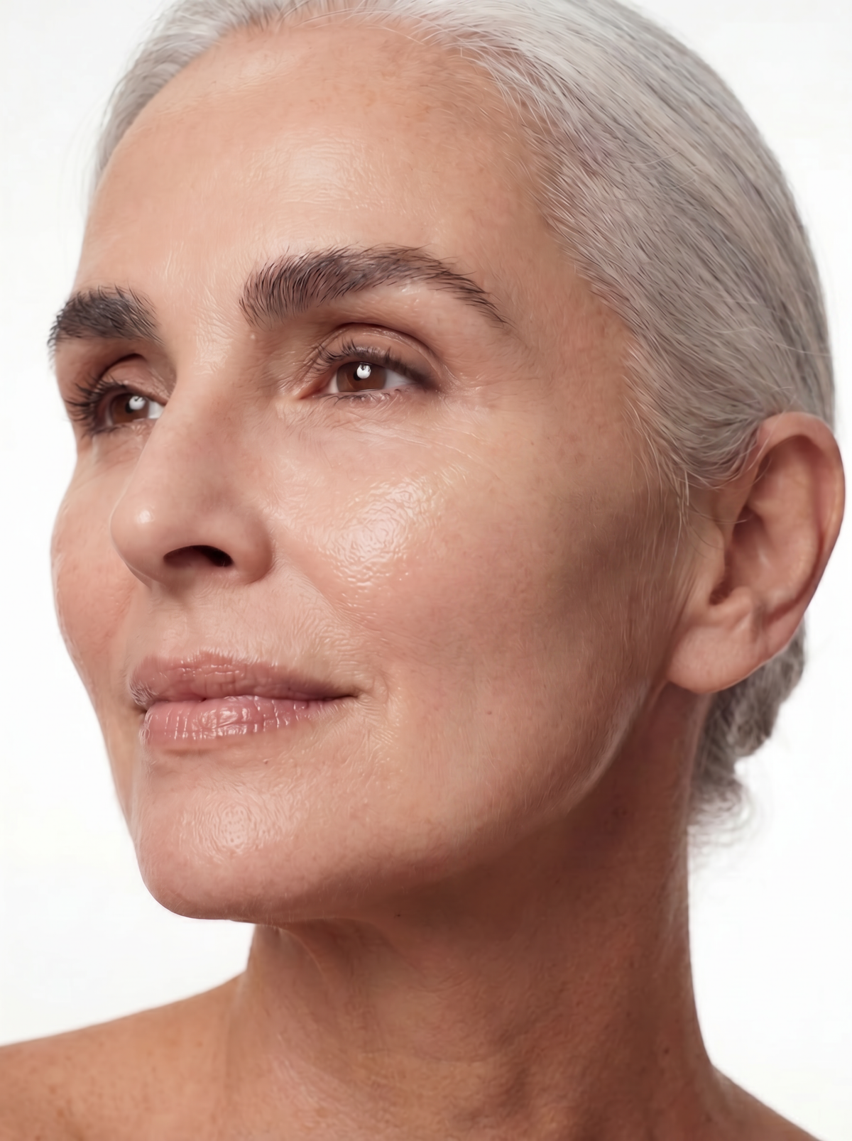 Anti-Aging-Pflege: Effektives Gesichtsserum gegen Hautalterung